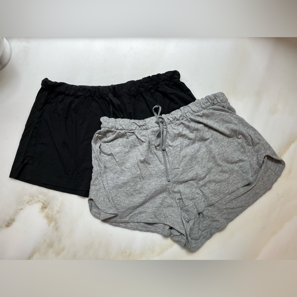 Set of x2 — Cuyana Organic Pima Sleep Shorts — 2 pairs - black - grey - small